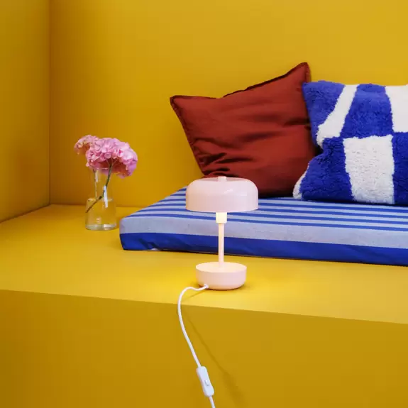 Lampenwelt Dyberg Larsen Haipot Tischleuchte, IP20, rosa im Angebot