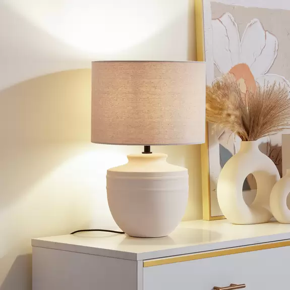 Lampenwelt Lindby Tischleuchte Thalassia, beige, Ø 30 cm, Keramik Black Friday
