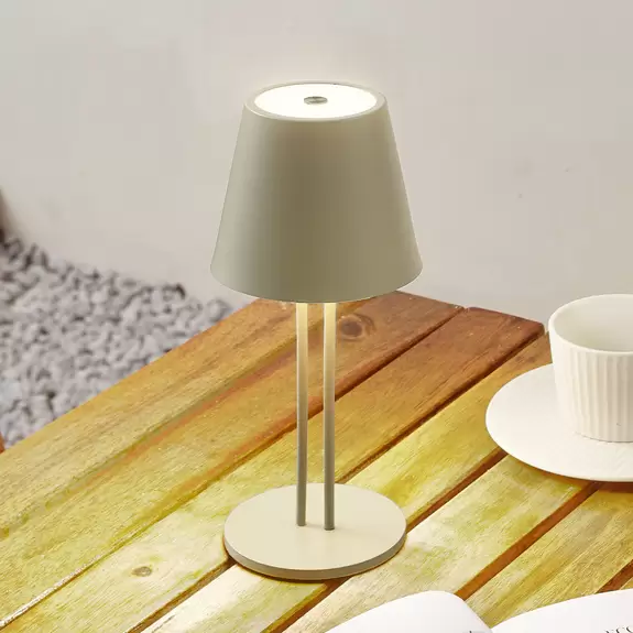 Lampenwelt Lindby LED-Akkutischleuchte Janea TWIN, grün, Metall Räumungsverkauf