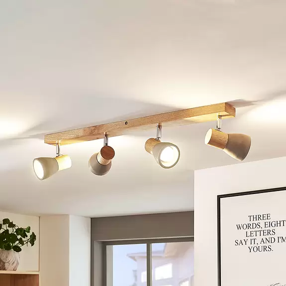 Lampenwelt Lindby Strahler Filiz, 4-flammig, 77 cm lang, Holz, Beton Valentinstagsangebot