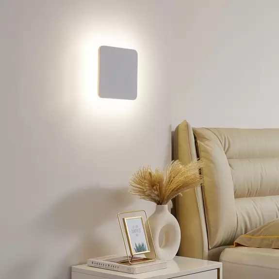 Lampenwelt Lucande LED-Wandleuchte Elrik, weiß, 22 cm hoch, Metall Fabrikladen