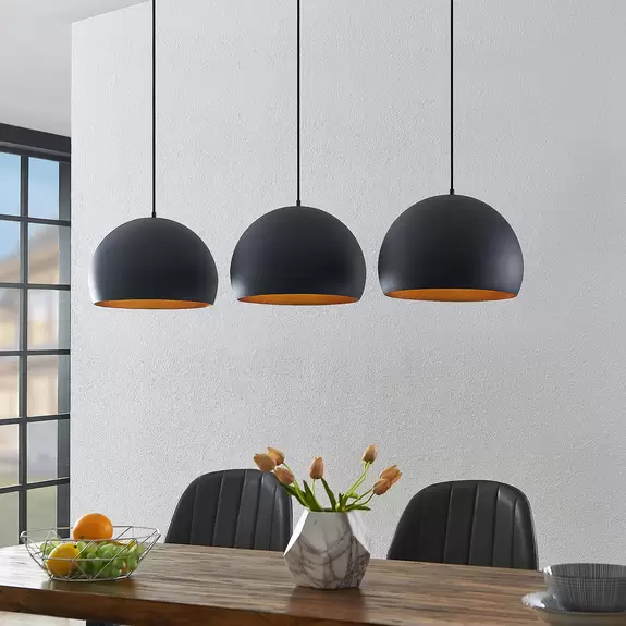 Lampenwelt Lindby Pendelleuchte Tarjei, 146 cm, schwarz-gold, Stahl 50% Rabatt für begrenzte Zeit