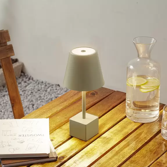 Lampenwelt Lindby LED-Akkutischleuchte Janea CUBE, grün, Metall Riesige Rabatte