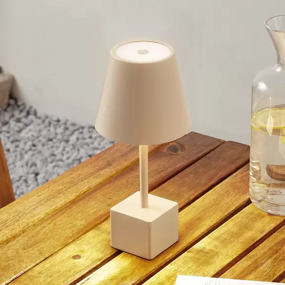 Lampenwelt Lindby LED-Akkutischleuchte Janea CUBE, beige, Metall Rabatt
