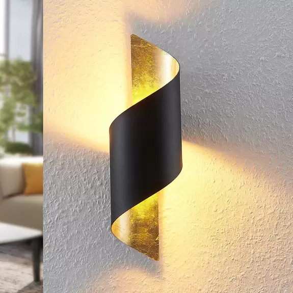 Lampenwelt Lindby Chenotara Wandlampe in Schwarz und Gold Angebote