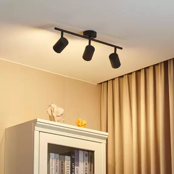 Lampenwelt Lindby Jorell Deckenspot, schmal, schwarz, 3-flg 50% Rabatt für begrenzte Zeit