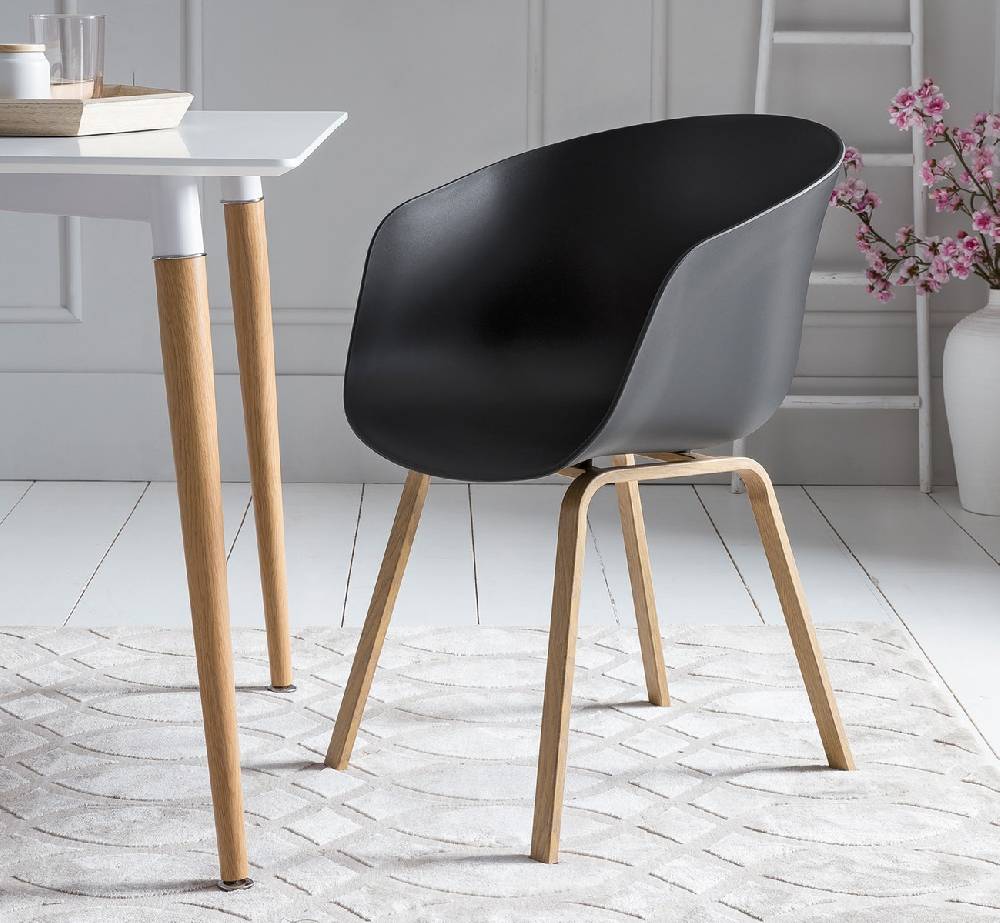 Salesfever Schalenstuhl Schwarz Esstuhl Metallbeine in Holzoptik 2er Set NORDIN Fabrikverkauf