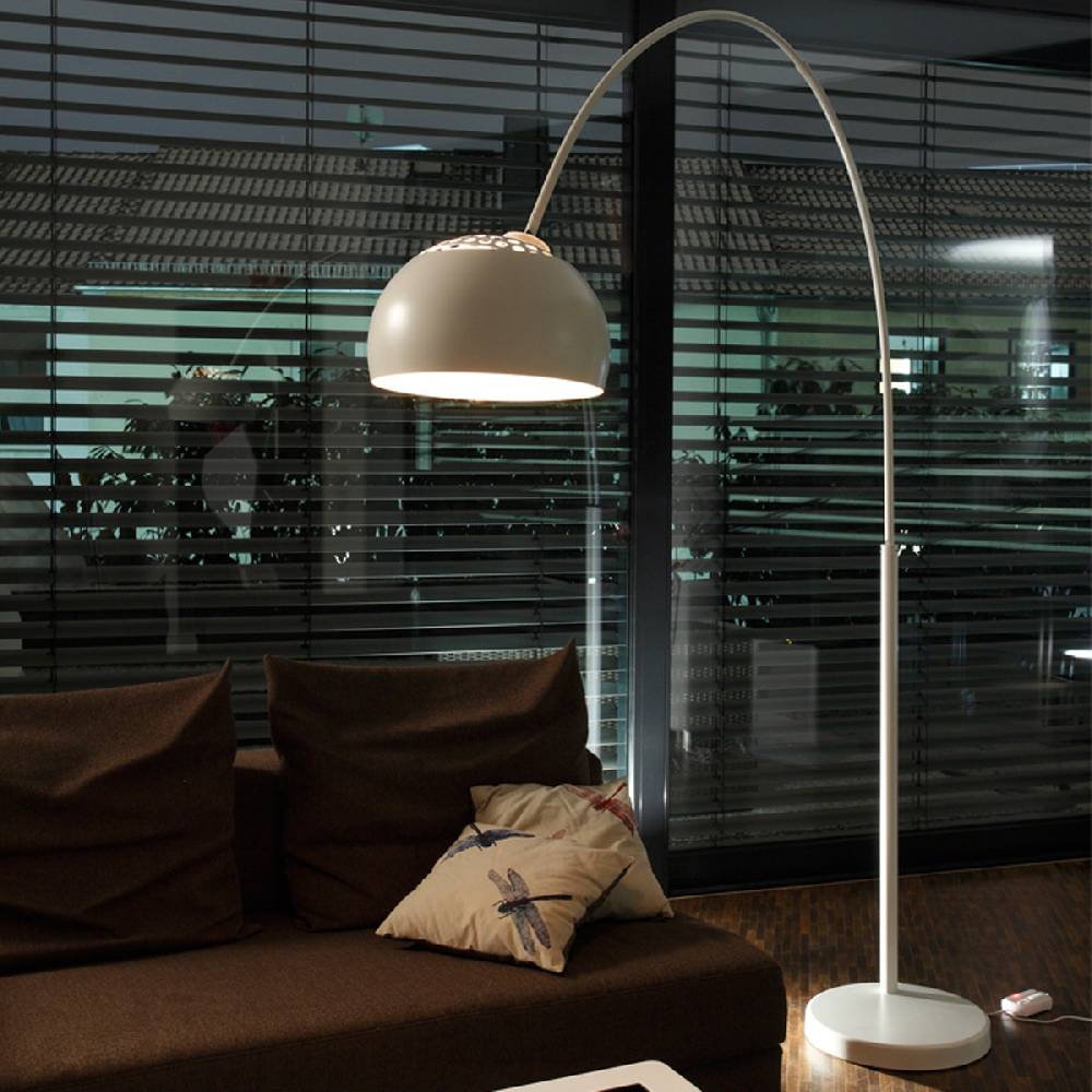 Salesfever Bogenlampe weiß lackiert Big Deal mit Marmorfuß Lagerräumung