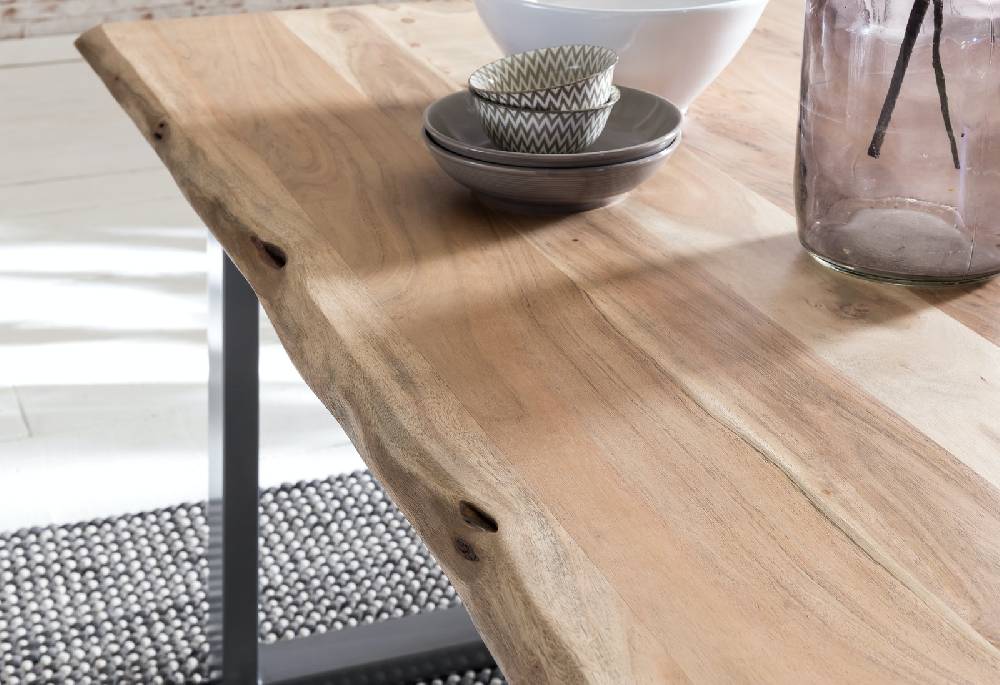 Salesfever Baumkantentisch Stühle hellbraun 200 cm massiv NATUR 5tlg GIADA Riesige Rabatte